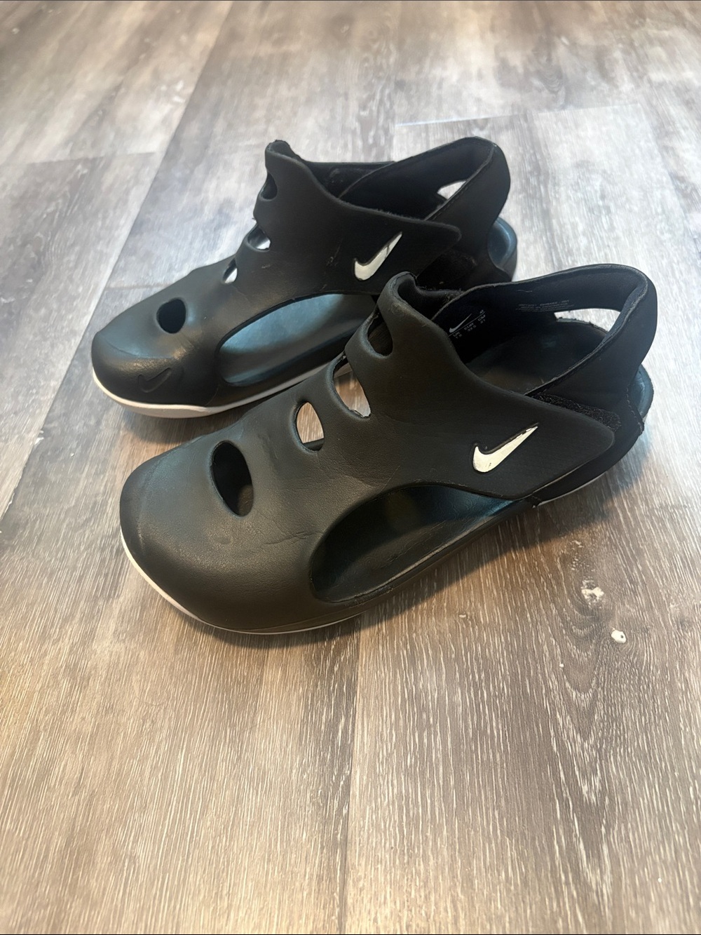 Nike Sunray Protect Kids' Black Water-Friendly Slide Sandals 2Y